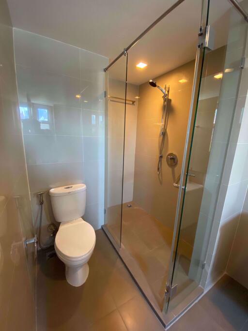 2 ห้องนอน, 2 ห้องน้ำ คอนโด ราคา ฿ 49,000/เดือน