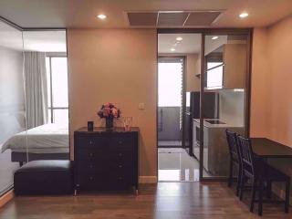 1 bed Condo in The Room Rama 4 Pathum Wan District C06765