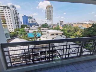 3 bed Condo in Royal Castle Khlong Tan Nuea Sub District C06745