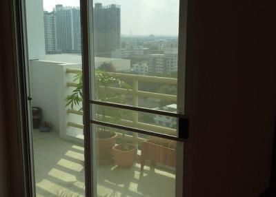 3 bed Duplex in Fair Tower Phra Khanong Sub District D05767