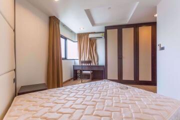 2 bed Condo in Sathorn Gardens Thungmahamek Sub District C06657