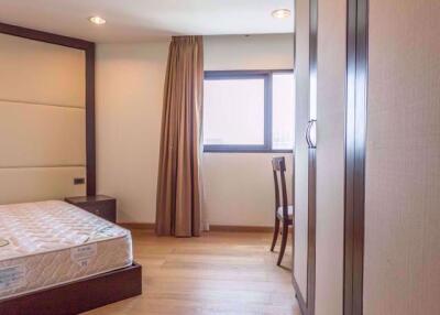 2 bed Condo in Sathorn Gardens Thungmahamek Sub District C06657