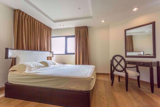 2 bed Condo in Sathorn Gardens Thungmahamek Sub District C06657