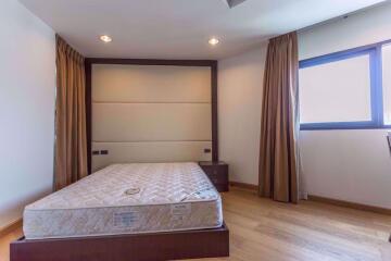 2 bed Condo in Sathorn Gardens Thungmahamek Sub District C06657