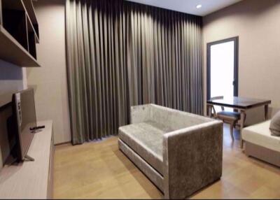 1 bed Condo in The Diplomat Sathorn Silom Sub District C06631