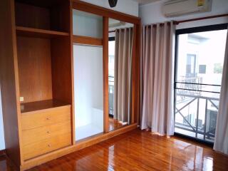 3 bed Condo in Baan Piyabutr Khlongtoei District C06622