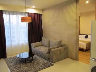 1 bed Condo in The Emporio Place Khlongtan Sub District C06619