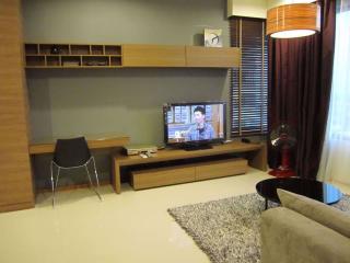 1 bed Condo in The Emporio Place Khlongtan Sub District C06619