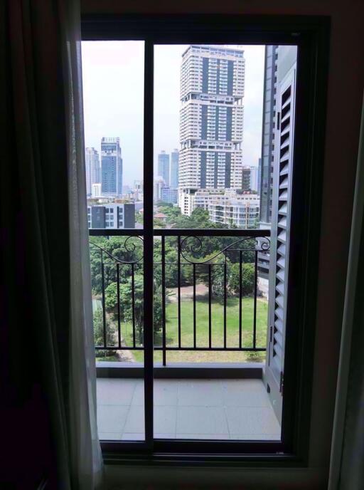 1 bed Condo in The Crest Sukhumvit 34 Khlongtan Sub District C06608