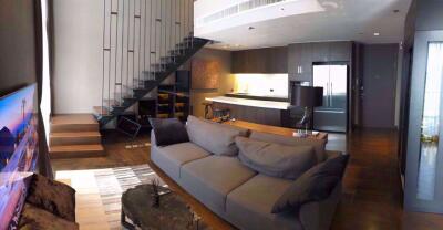 1 bed Duplex in The Lofts Ekkamai Watthana District D05764