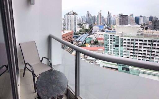 1 bed Duplex in The Lofts Ekkamai Watthana District D05764