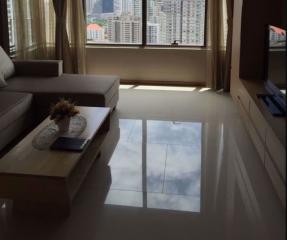 2 bed Condo in The Emporio Place Khlongtan Sub District C06596