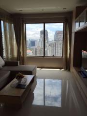 2 bed Condo in The Emporio Place Khlongtan Sub District C06596