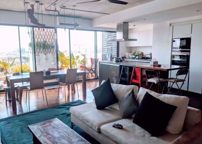 2 bed Condo in The Icon III Khlong Tan Nuea Sub District C06571