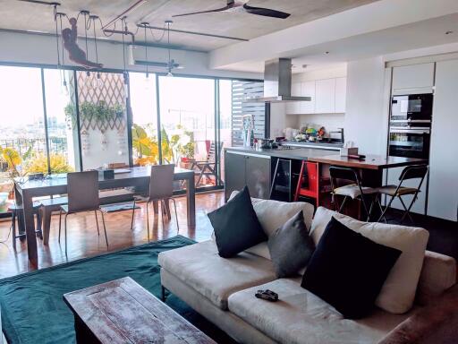 2 bed Condo in The Icon III Khlong Tan Nuea Sub District C06571