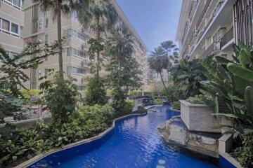 2 bed Condo in The Clover Watthana District C06570