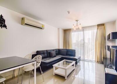 2 bed Condo in The Clover Watthana District C06570