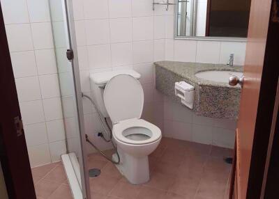 2 ห้องนอน, 2 ห้องน้ำ คอนโด ราคา ฿ 25,000/เดือน