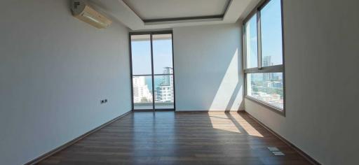 1 Bed The Peak Towers for Sale in Pratumnak