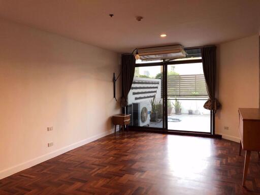 2 bed Condo in The Waterford Park Sukhumvit 53 Watthana District C06451