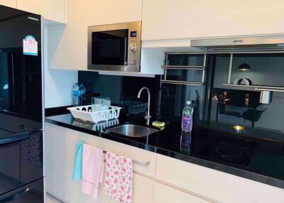 1 bed Condo in The Room Sukhumvit 40 Phra Khanong Sub District C06411