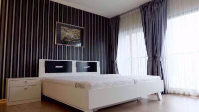 3 bed Condo in Noble Remix Khlongtan Sub District C06404