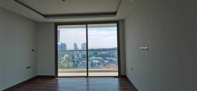 Hight Floor for Sale in The Peak Towers