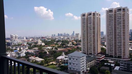 1 bed Condo in C Ekkamai Khlong Tan Nuea Sub District C06381