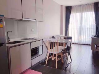 1 bed Condo in C Ekkamai Khlong Tan Nuea Sub District C06381