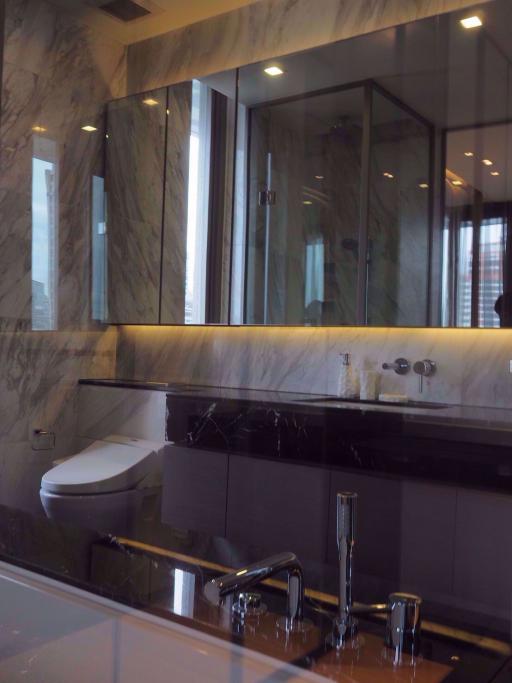 1 bed Condo in Saladaeng One Silom Sub District C06360