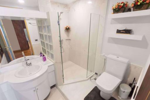 2 ห้องนอน, 2 ห้องน้ำ คอนโด ราคา ฿ 110,000/เดือน