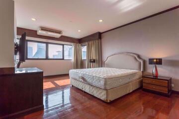 3 bed Condo in Sathorn Gardens Thungmahamek Sub District C06325