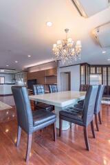 3 bed Condo in Sathorn Gardens Thungmahamek Sub District C06325