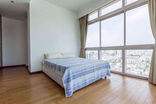 4 bed Condo in The Lofts Yennakart Chong Nonsi Sub District C06321