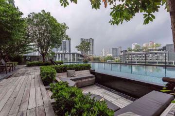 2 bed Condo in The Base Park East Sukhumvit 77 Watthana District C06319