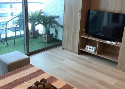 For Sale, Wongamat Tower condominium Pattaya 1 bed 47sqm. Sea view next to Wongamat beach