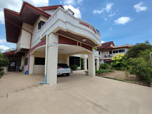 Large detached house for sale on Boromratchachonnani Road, near Pinklao, Ratchaphruek, Central Pinklao