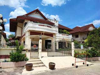 Large detached house for sale on Boromratchachonnani Road, near Pinklao, Ratchaphruek, Central Pinklao