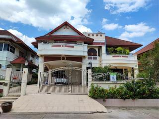 Large detached house for sale on Boromratchachonnani Road, near Pinklao, Ratchaphruek, Central Pinklao