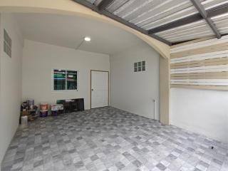 2 storey townhouse for sale, Lam Luk Ka, Khlong 5, Lert Ubon Village, near the motorway Homepro, BigC