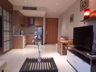 1 bed Condo in The Emporio Place Khlongtan Sub District C06264