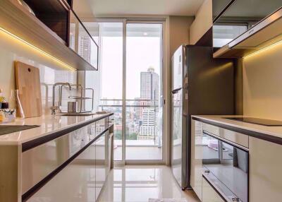 1 bed Condo in The Room Sathorn-TanonPun Silom Sub District C06261