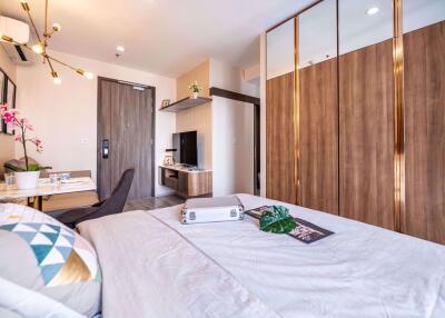 Studio bed Condo in Ideo Mobi Asoke Bangkapi Sub District C06257