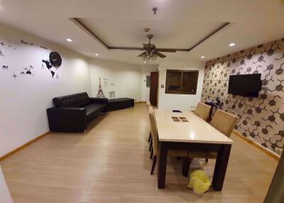 2 bed Condo in Crystal Garden Khlongtoei Sub District C06240