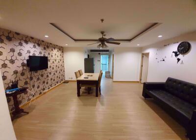 2 bed Condo in Crystal Garden Khlongtoei Sub District C06240