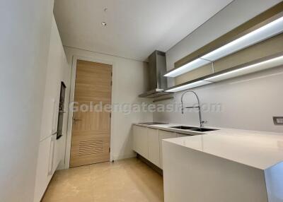 2-Bedrooms on high floor with park views - Sindhorn Residences Langsuan