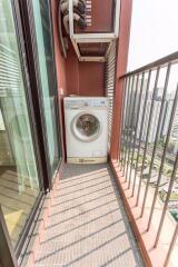 2 bed Condo in Noble ReD Samsennai Sub District C06208