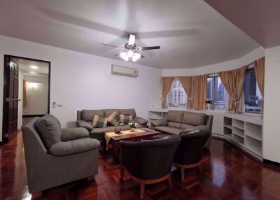 3 bed Condo in Kanta Mansion Khlongtan Sub District C06196