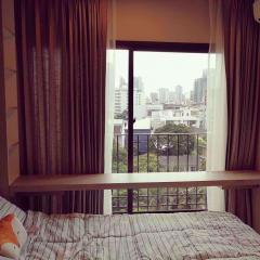 1 bed Condo in Condolette Dwell Sukhumvit 26 Khlongtan Sub District C06191