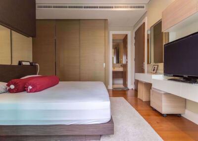 2 bed Condo in Bright Sukhumvit 24 Khlongtan Sub District C06128